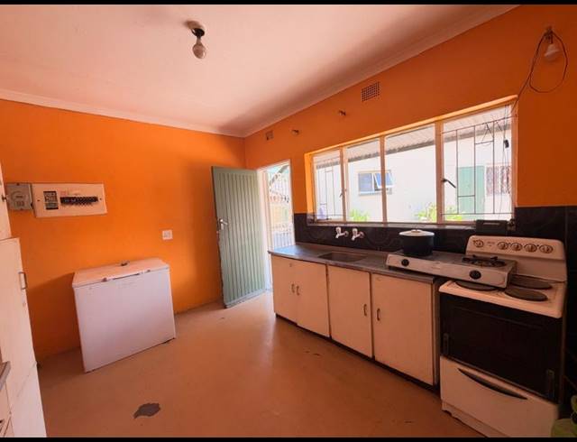 10 BEDROOM HOUSE FOR SALE IN VANDERBIJLPARK CE 5